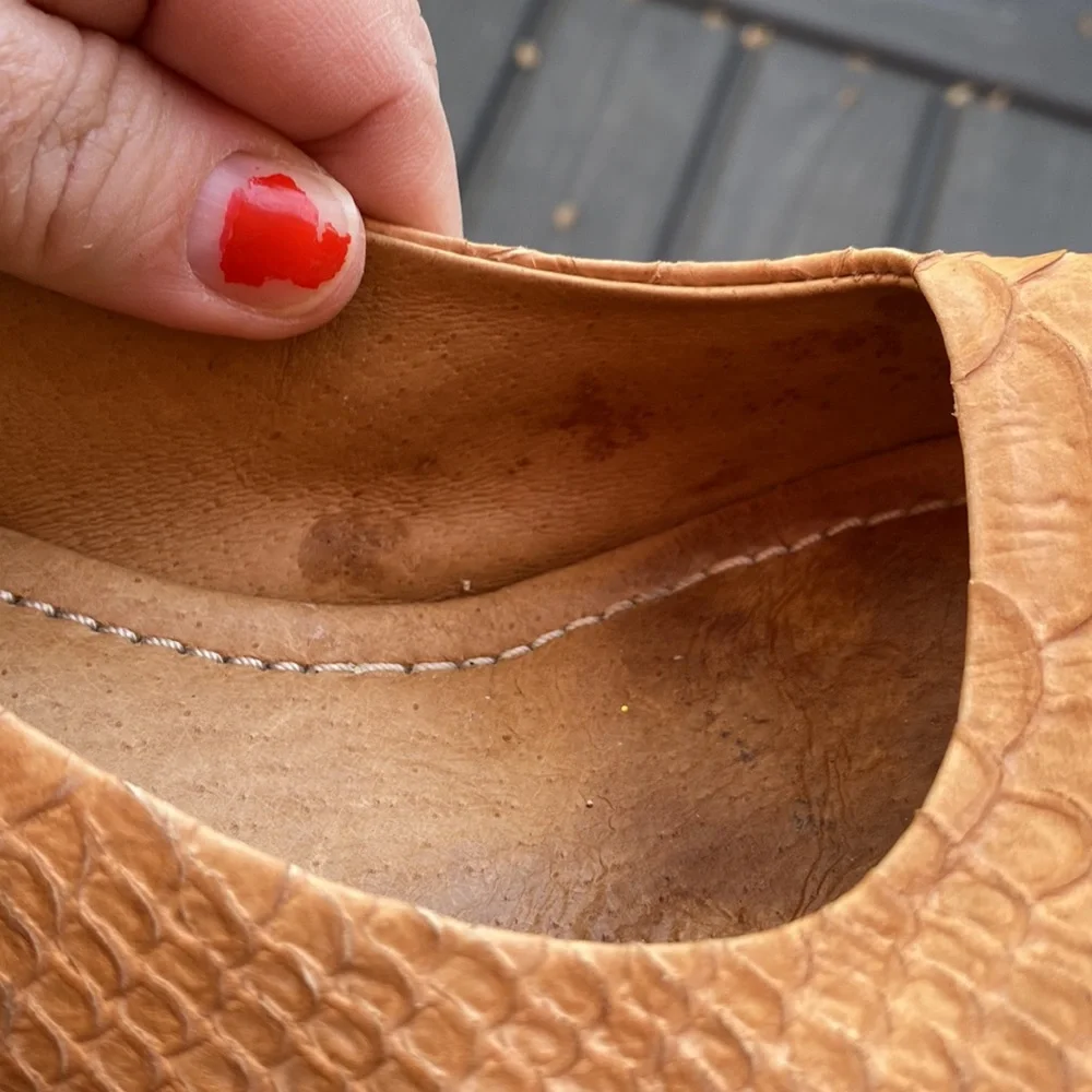 Weekend leather fish-scale heels - Picture 11 of 14